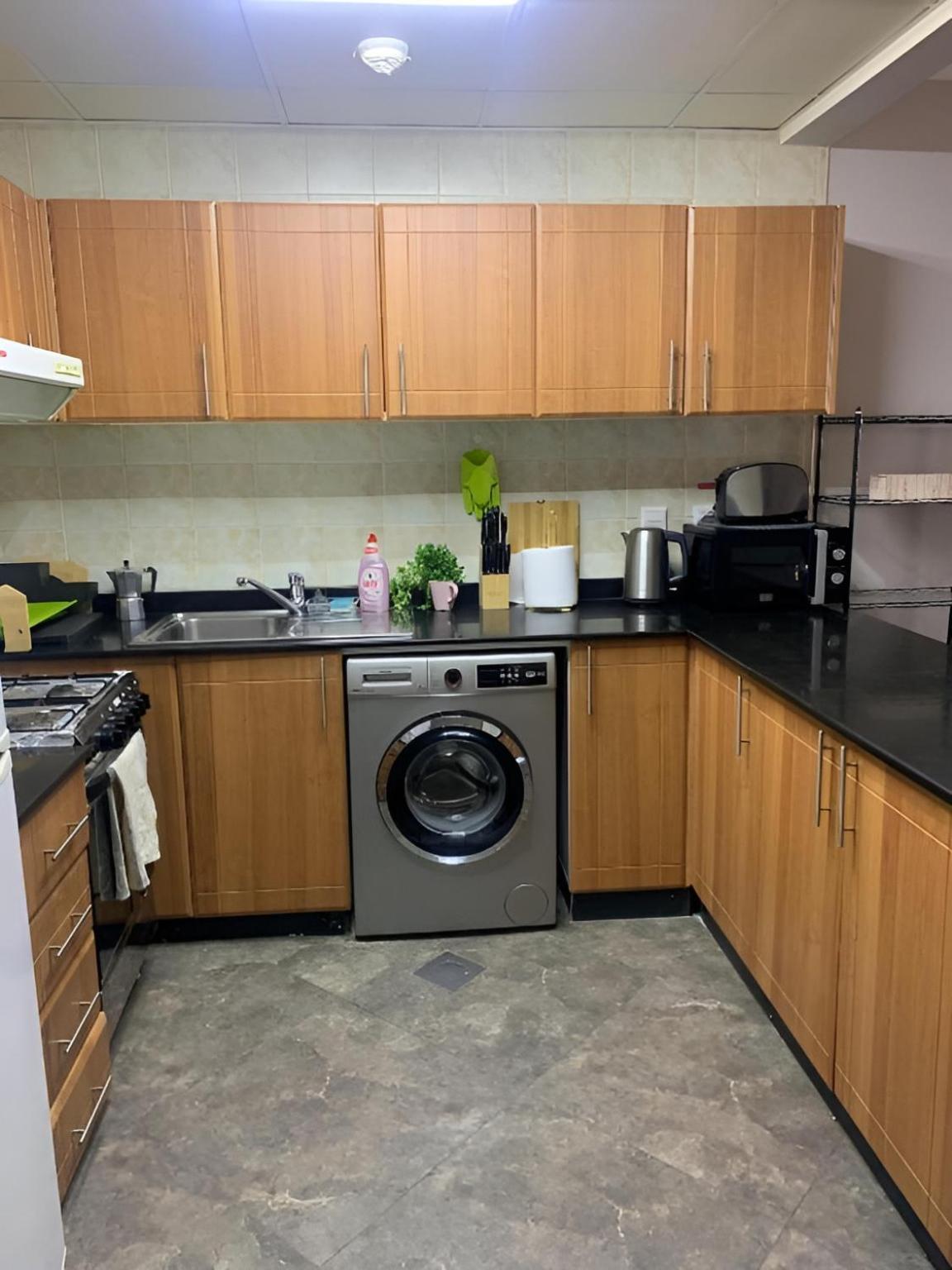Huge Entire Apartment For Couples ,Families & Groups -Up To 5 Guests- With Free Pool, Steam & Sauna ,Jvc,迪拜 外观 照片